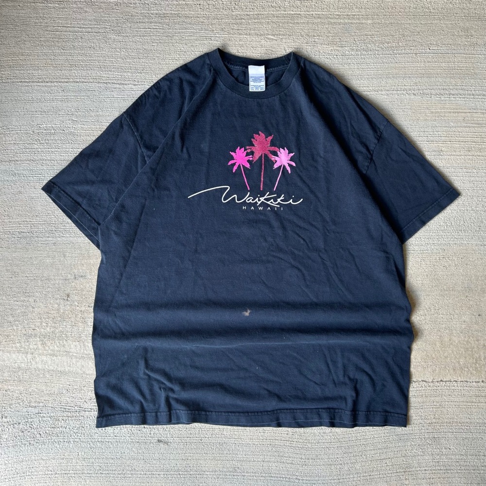 Vintage 90s Waikiki Hawaii Graphic T-Shirt